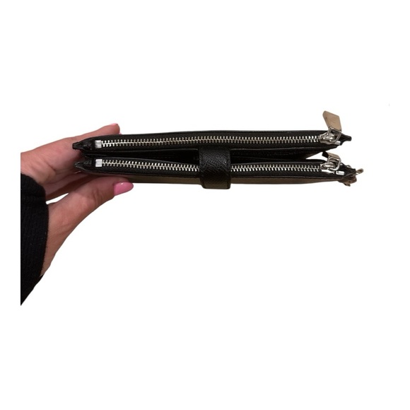 MICHAEL KORS Black and White Logo Wristlet - Picture 3 of 4